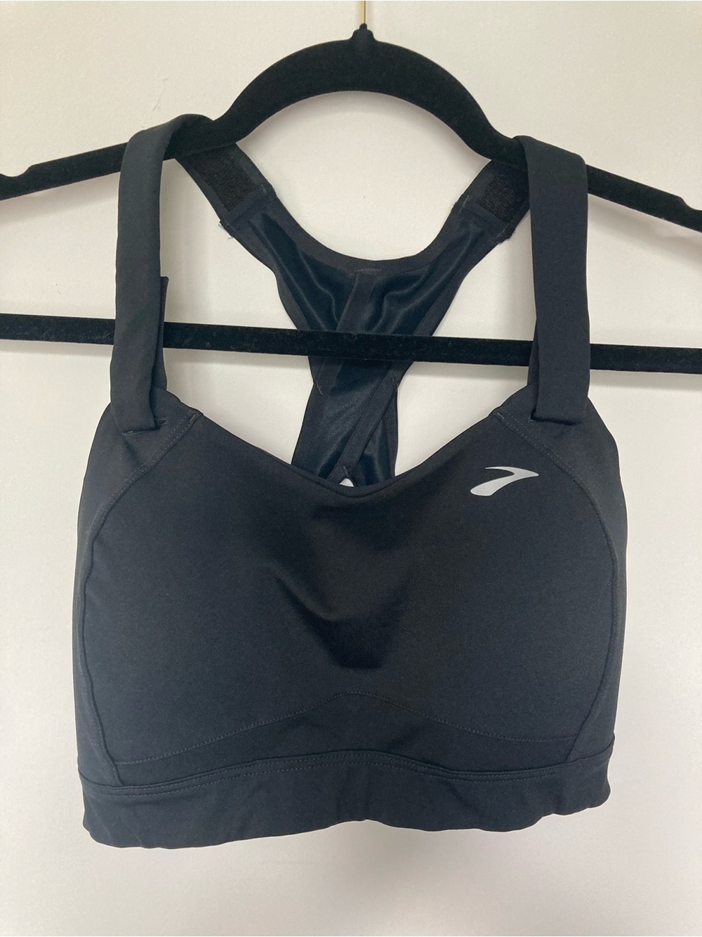 Brooks Women's Black High-Support Sports Bra adjustable straps